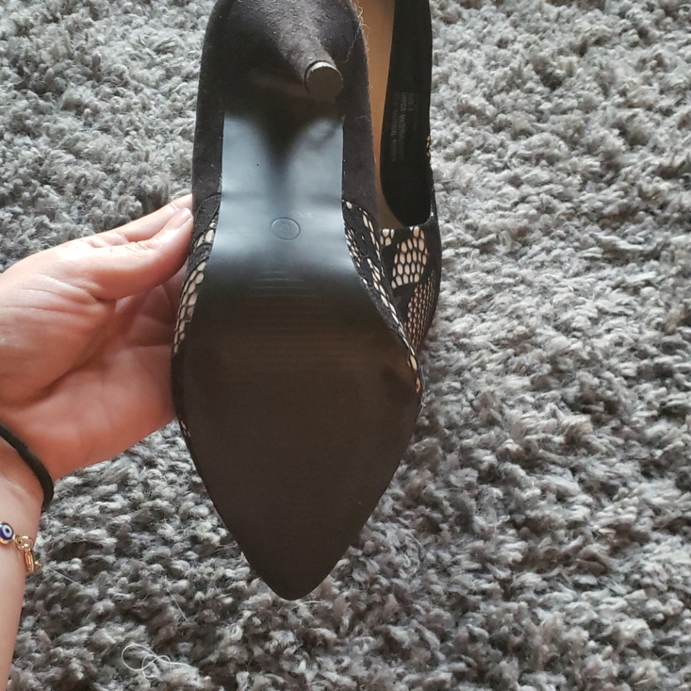 Heels - Picture 3 of 7